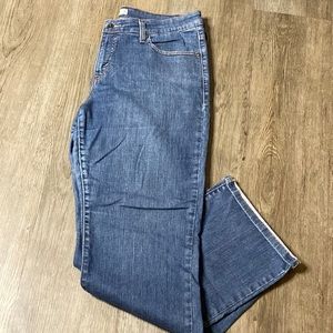 Perfectly Shaping Boot Cut Levi Jeans